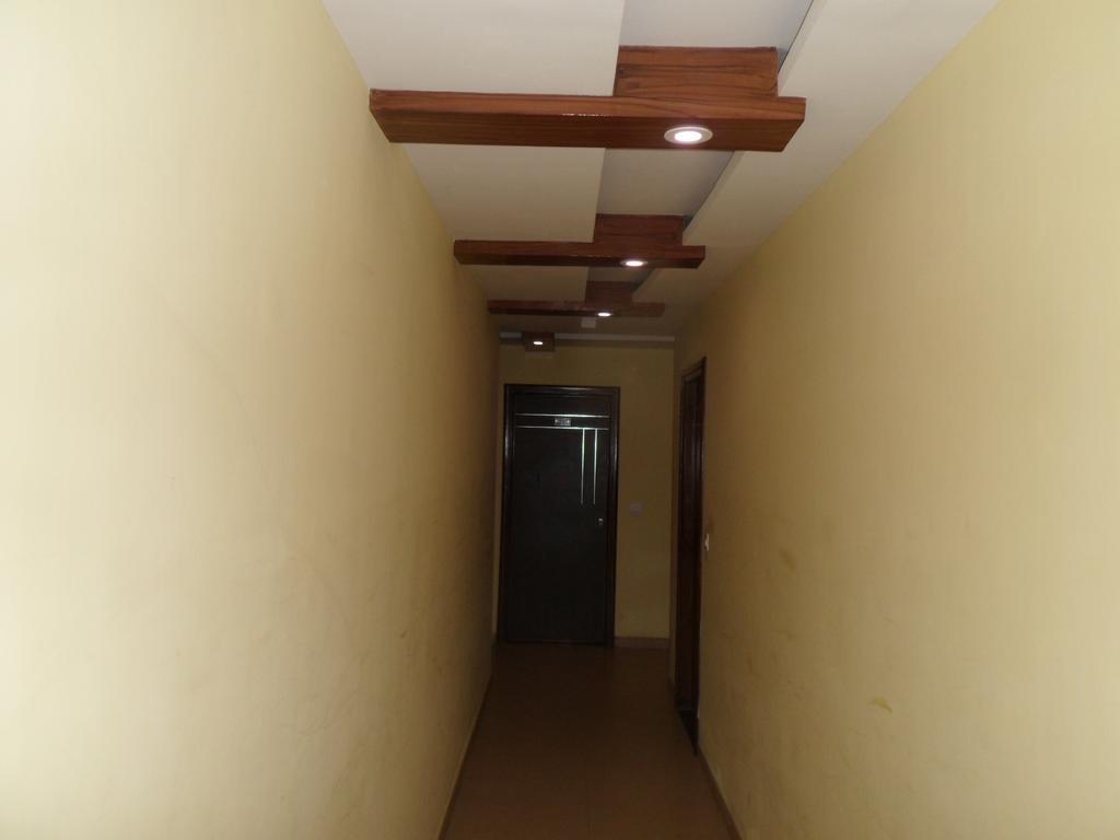 Hotel Silver Plaza Ахмедабад Экстерьер фото