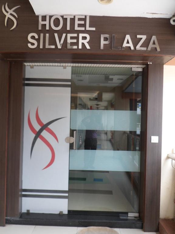 Hotel Silver Plaza Ахмедабад Экстерьер фото
